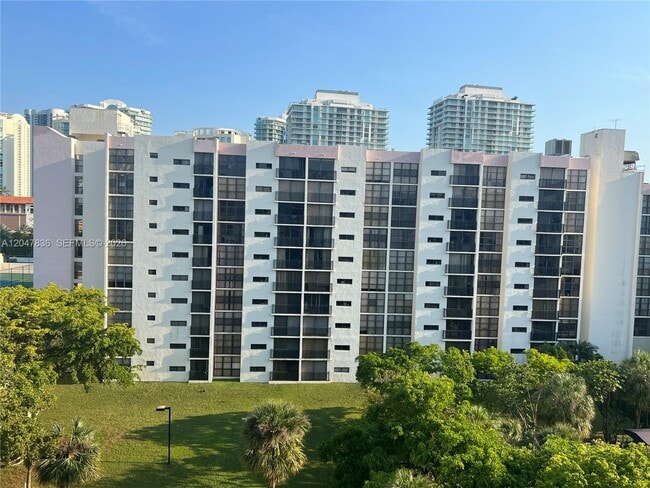 Photo - 17011 N Bay Rd Unit 816