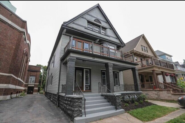 Photo - 149 Richmond Ave Unit 2