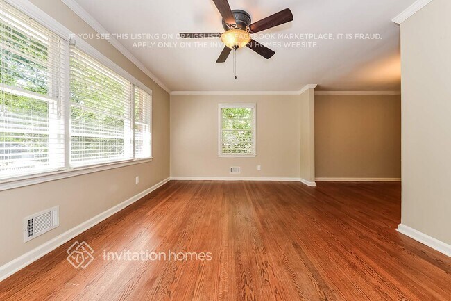 Photo - 2725 Rollingwood Ln SE