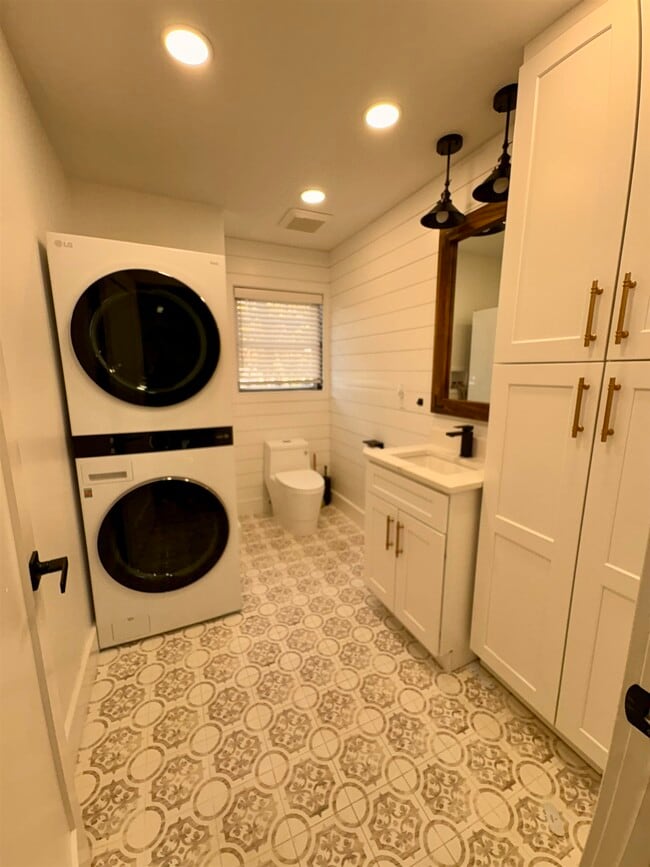 Photo - 17 Zabriskie St Unit 1705