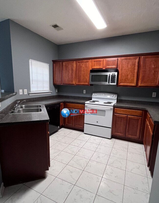 Photo - Beautiful 3 bedrooms townhouse in Jonesboro