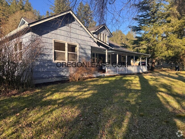 Building Photo - Furnished 2500 sf home on Fox Hollow rd ju...