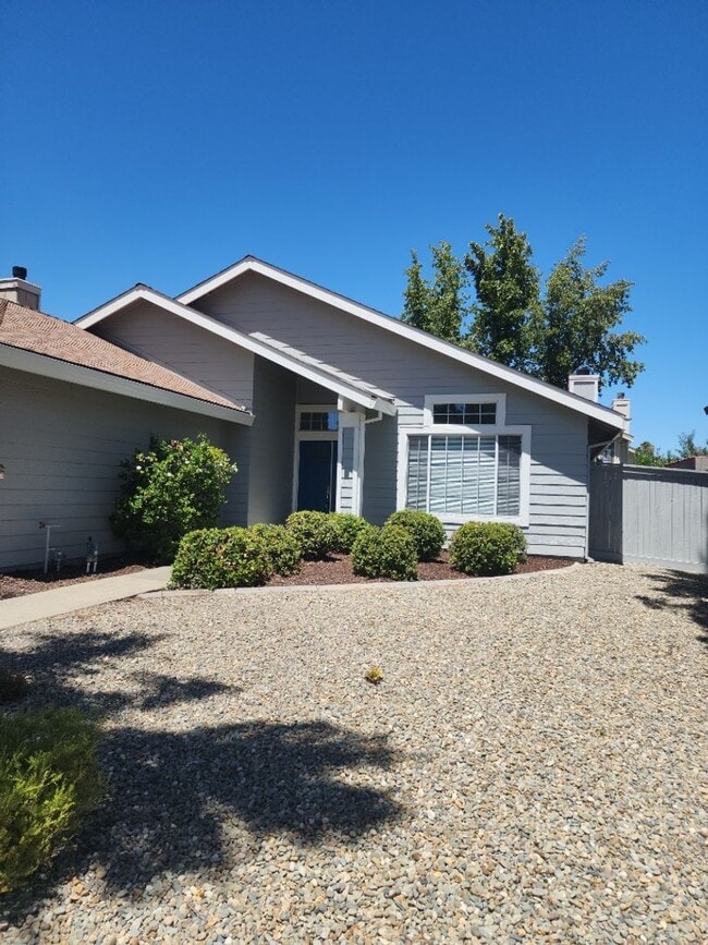 Photo - Antelope Single Story, - 3 bedroom, 2 bath - Separate Living Room, Family Room w/fireplace Low M...