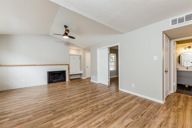 Photo - 14600 Fonmeadow Dr Unit 301
