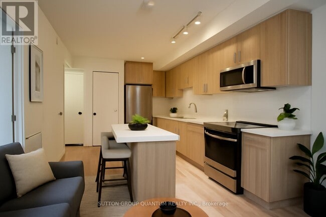 Photo - 500 Plains Rd E Unité 420