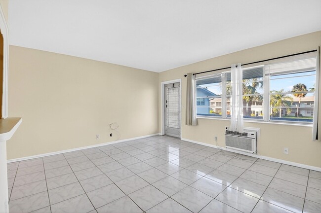 Photo - 46 Waltham B