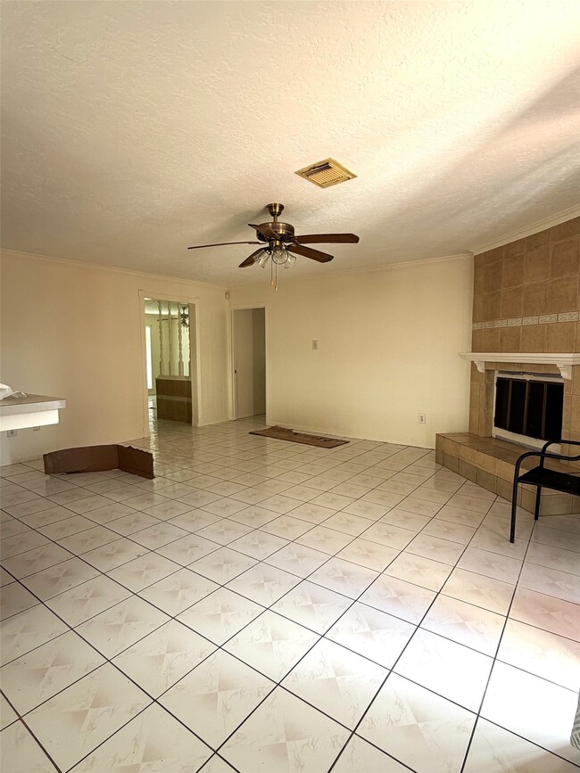 Building Photo - 10830 Overlea Dr