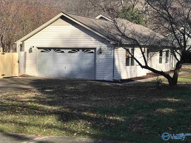 Photo - 1305 Chimney Springs Dr SE House