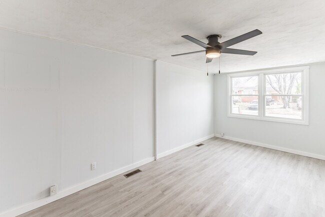 Photo - 3214 Fairacres Rd SW