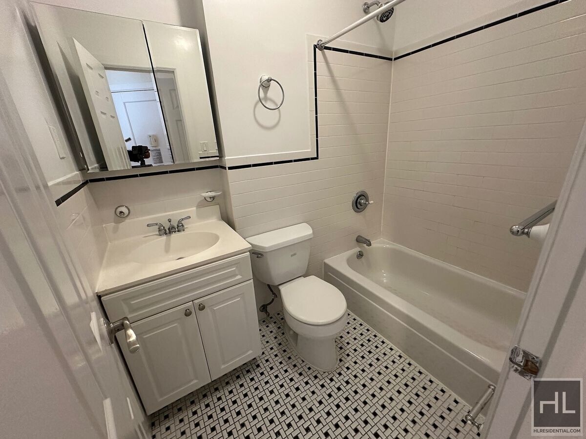 Photo - MOTT STREET Unit 2R