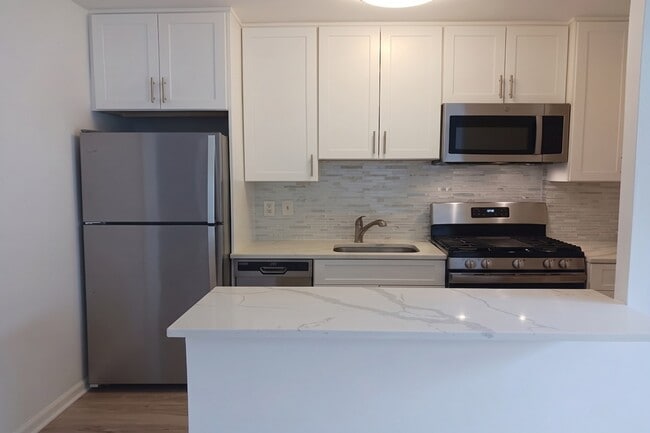 Photo - 1260 21st St NW Unit 300