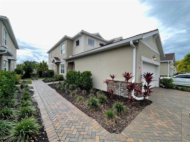 Building Photo - 4676 Arboretum Cir Unit 101