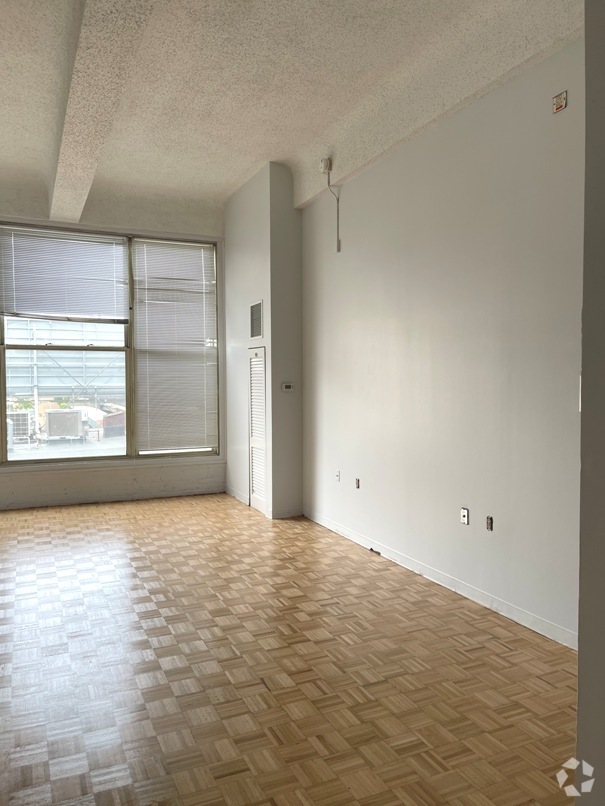 Building Photo - 70 Brookline Ave Unit 211 Rental