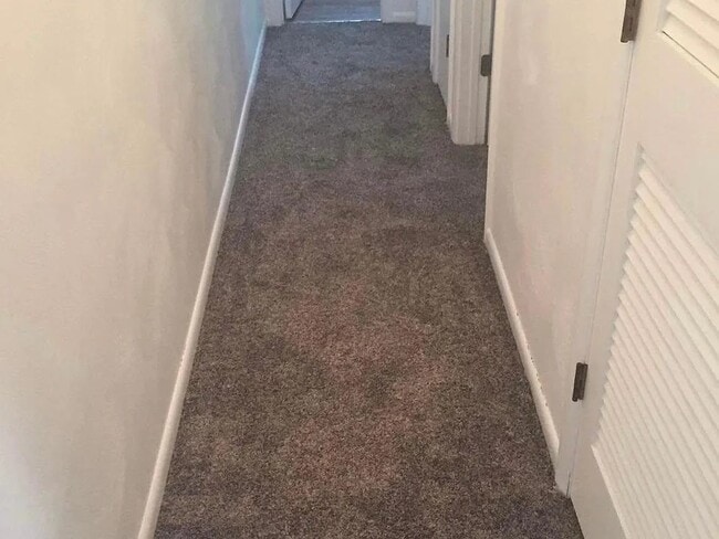 Pasillo - 112 W 14th St Unidad 112 W. 14th St.