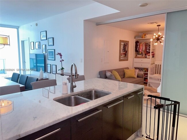 Photo - 900 Biscayne Blvd Unidad 4410