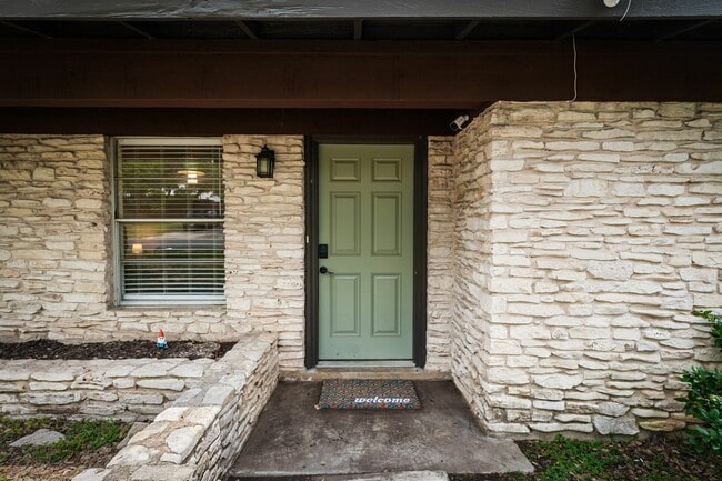 Photo - 7105 Lilac Ln