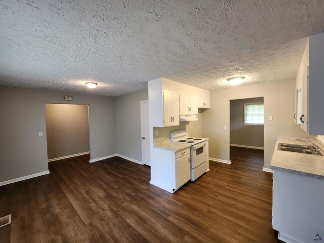 Photo - 2209 Macy Ave