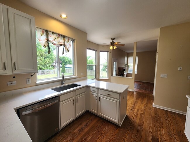 Photo - 460 Arlington Ln