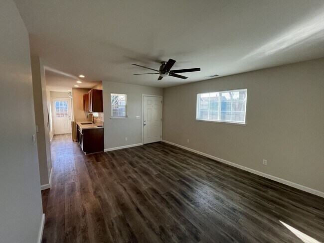 Photo - SAC T 2569 Unit 2569