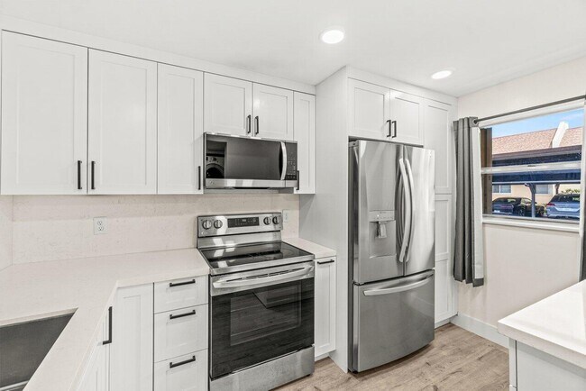 Photo - 2935 SW 22nd Ave Unit 1060