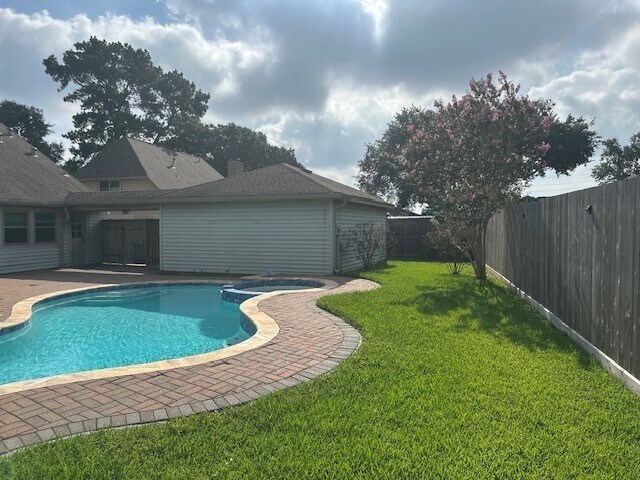 Photo - 18015 Heaton Dr