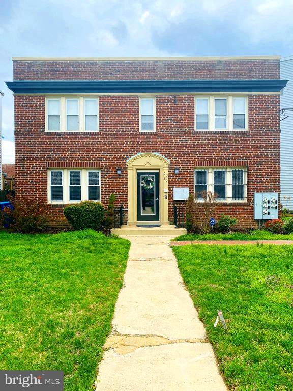 Photo - 2712 6th St NE