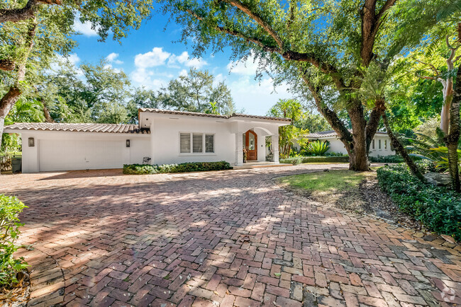 Building Photo - 6925 Tordera St Rental