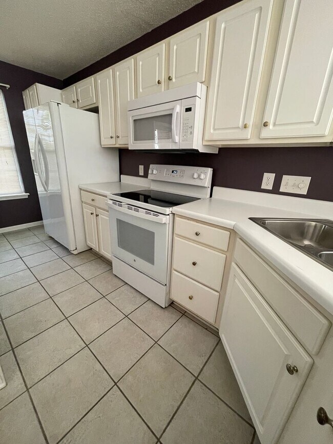 Photo - Townhouse with Owner's Suite on main level...