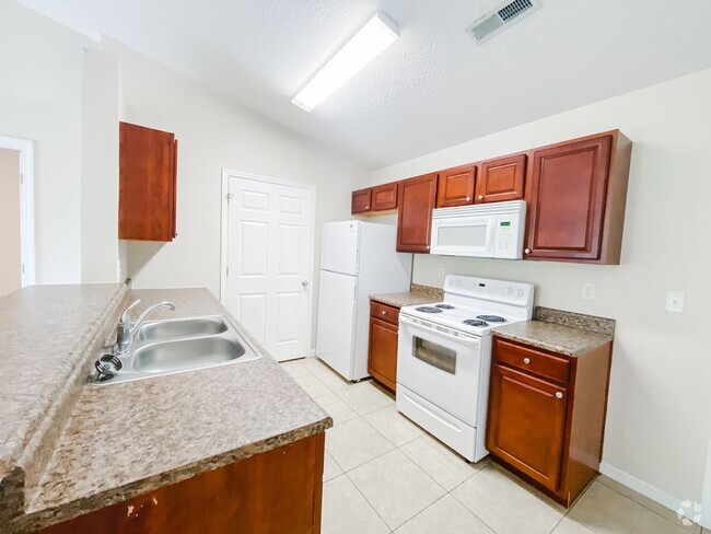 Building Photo - 440 S Chauncey Ave Unit 3 Bedroom Discounted Pricing Rental