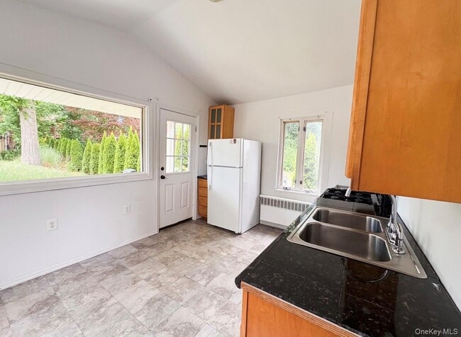 Photo - 194 Hurley Ave