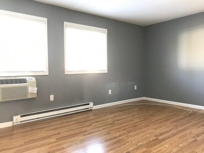 Bedroom - 45 Scarborough Ln Unit A