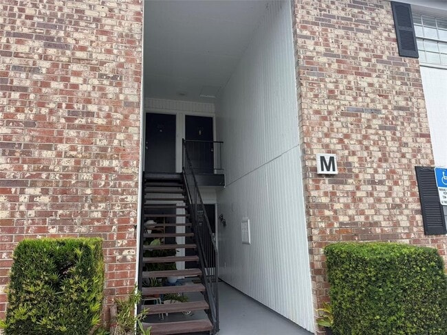 Building Photo - 5317 Curry Ford Rd Unit M202