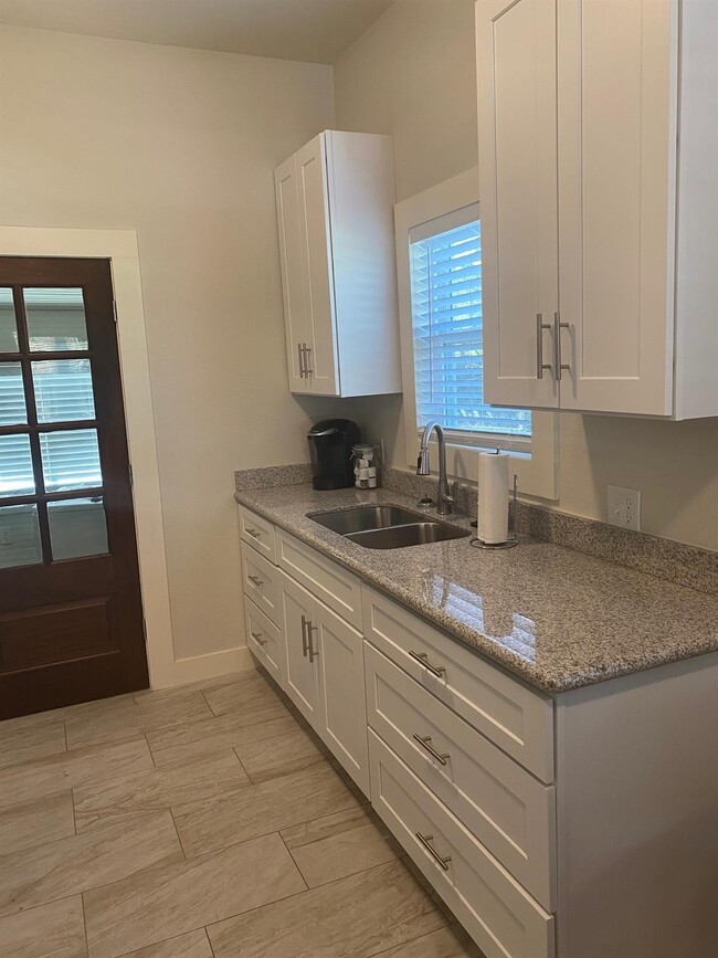 Photo - 2708 Winbern St