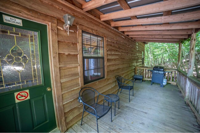 Photo - 496 Pearl Ln
