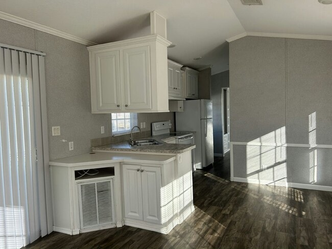 Photo - 6941 MacDonald Ct