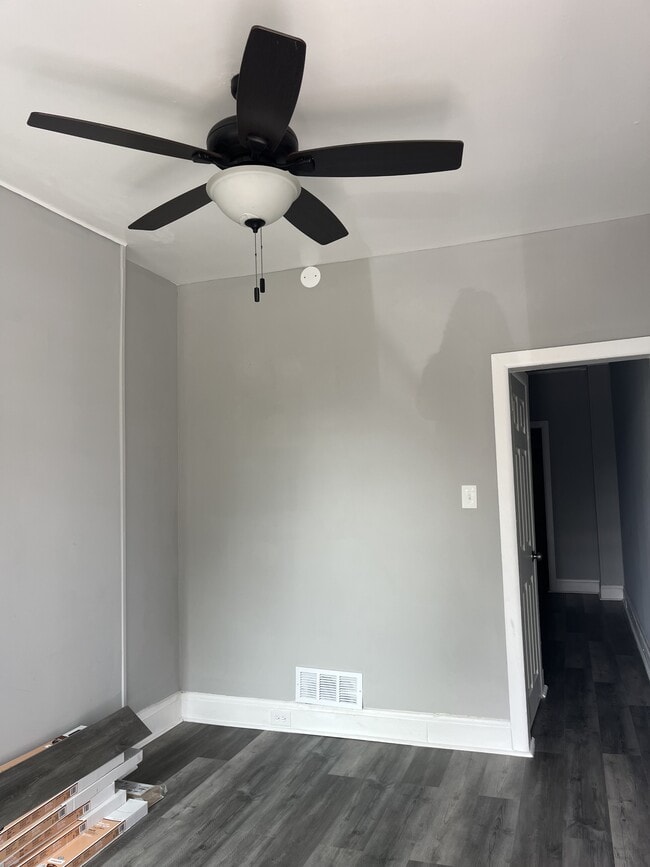 Photo - 322 E 11th St