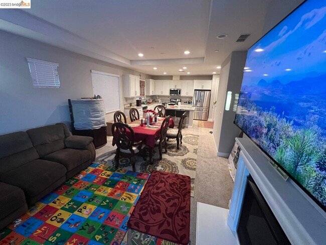 Photo - 5460 Chamberlain St