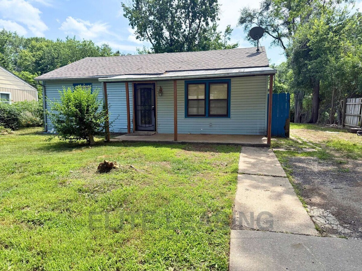 Charming 2-Bedroom Home coming soon. - Charming 2-Bedroom Home coming soon.