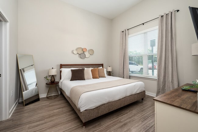 Photo - 215 Addison Rd Unit SI FL1-ID1604853P