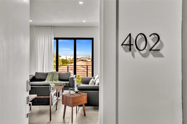 Photo - 2100 Miami Rd Unit 402