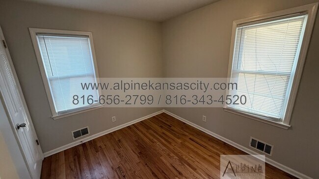 Photo - South KC Ranch on Cul de Sac, Finished Basement, Section 8 OK!