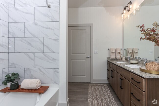 1BR, 1BA - A3 - Charlotte - Bathroom