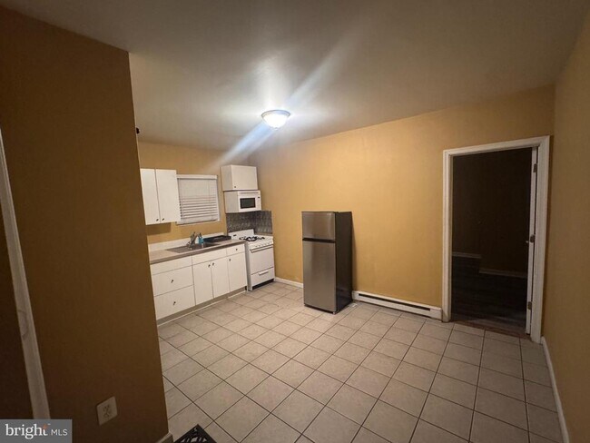 Photo - 410 Barbadoes St Unit C