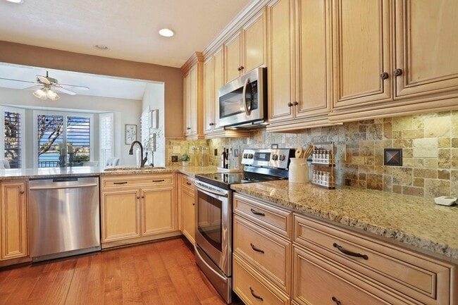 Photo - 7273 Shoreline Dr