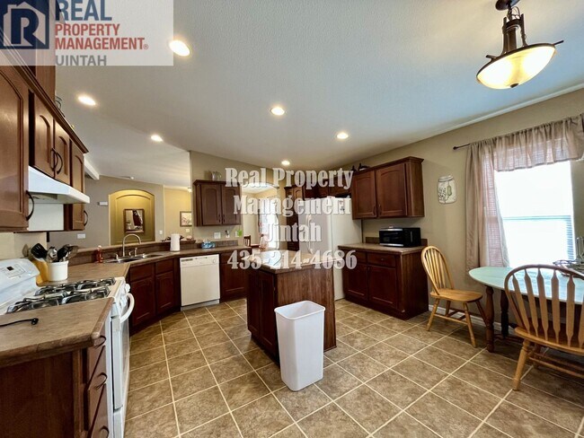 Photo - Beautiful 3 Bedroom 2 Bathroom House