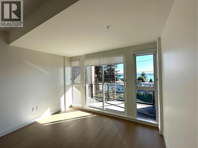 Photo - 422 E 3rd St Unité 408