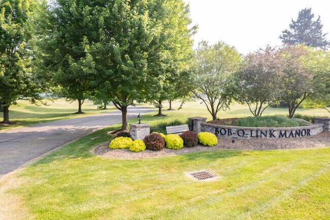 Photo - Bob-O-Link Manor