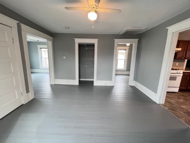 Photo - 75 Sheldon Blvd SE