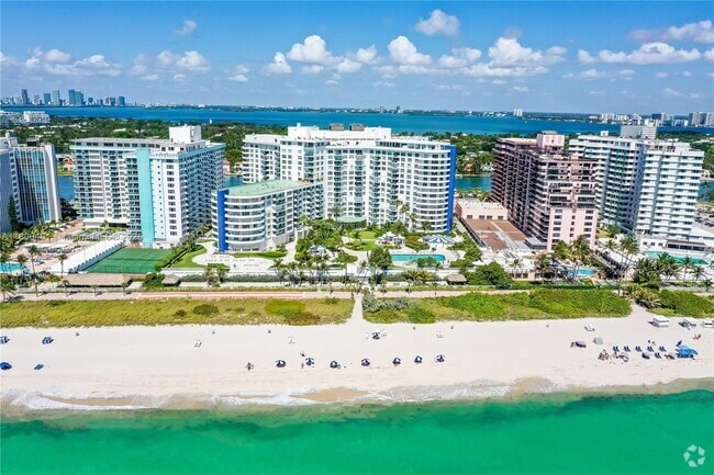 Building Photo - 5161 Collins Ave Unit 401 Rental