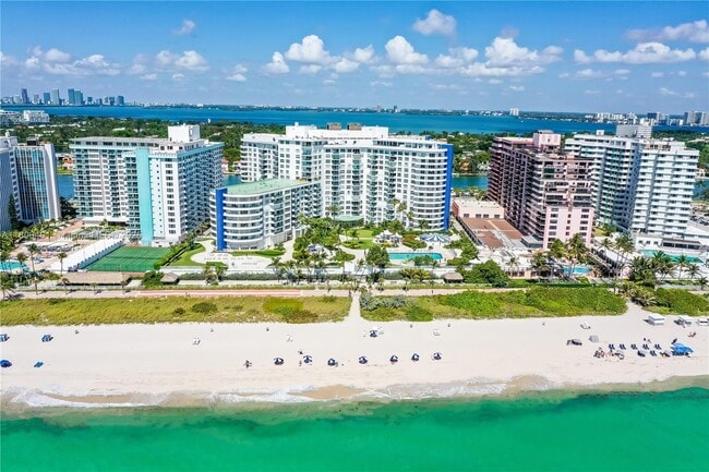 Building Photo - 5161 Collins Ave Unit 401 Rental